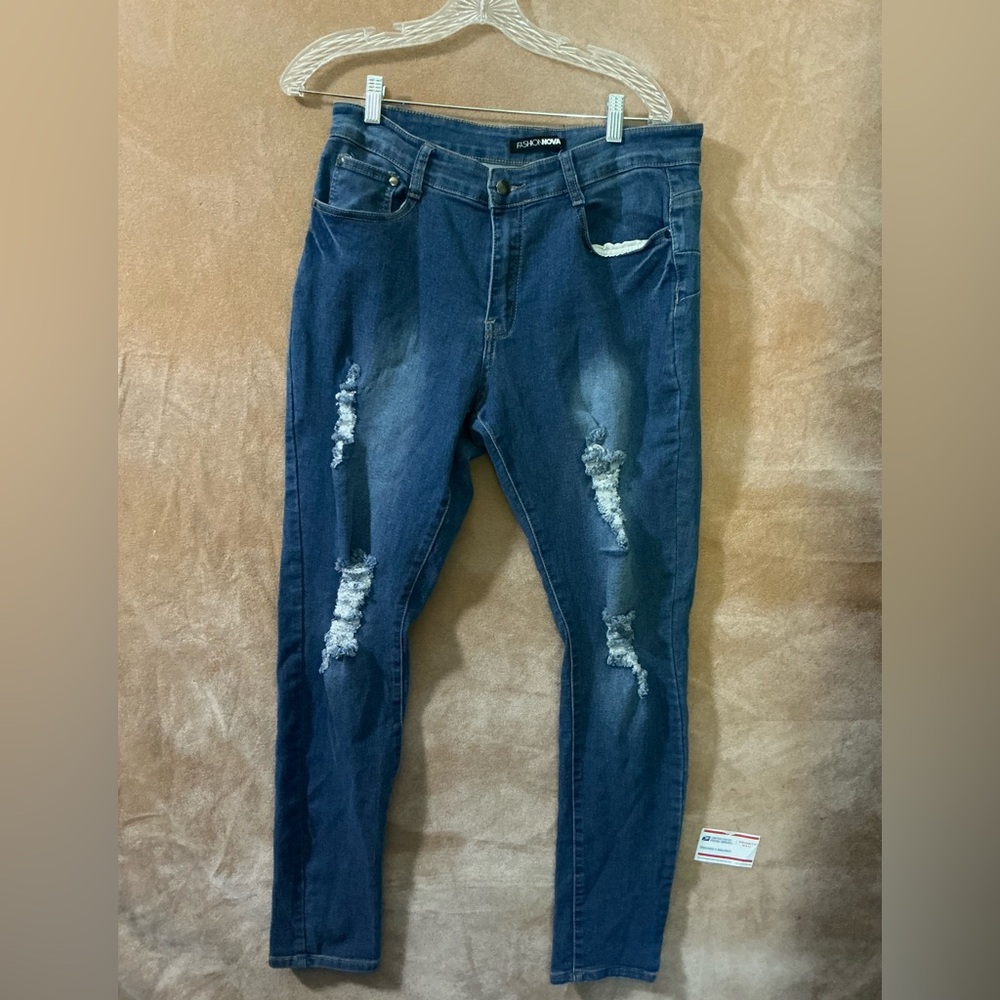 Fashion Nova  Dark Blue Distressed Skinny‎ Jeans